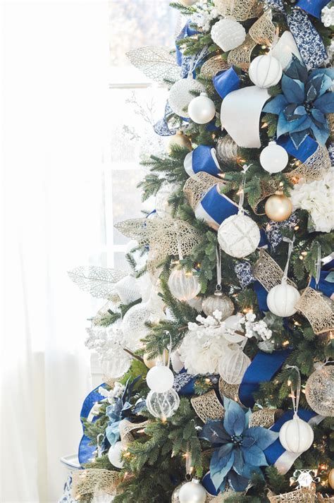 Blue And Silver Christmas Tree Decor Ideas 11