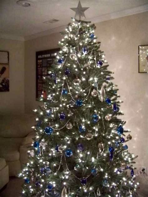 Blue And Silver Christmas Tree Decor Ideas 15