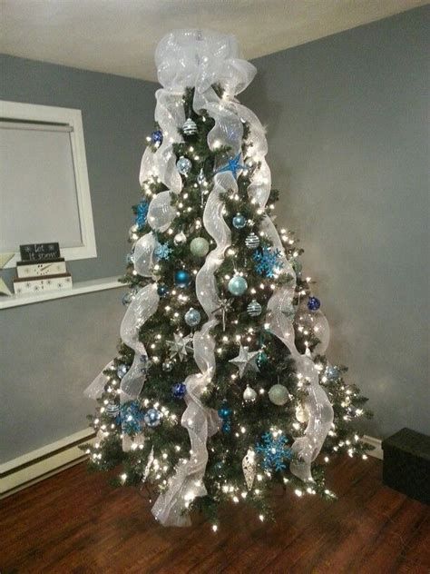Blue And Silver Christmas Tree Decor Ideas 16