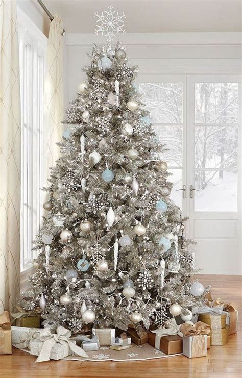 Blue And Silver Christmas Tree Decor Ideas 21