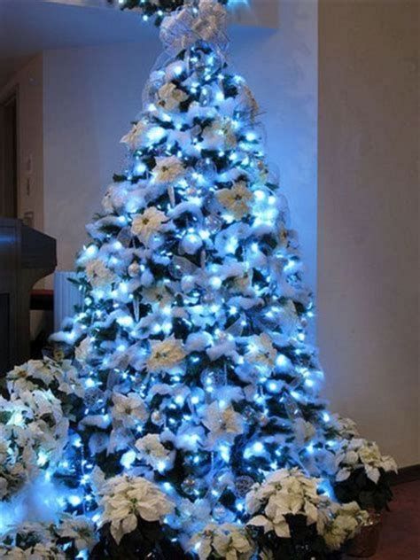 Blue And Silver Christmas Tree Decor Ideas 31
