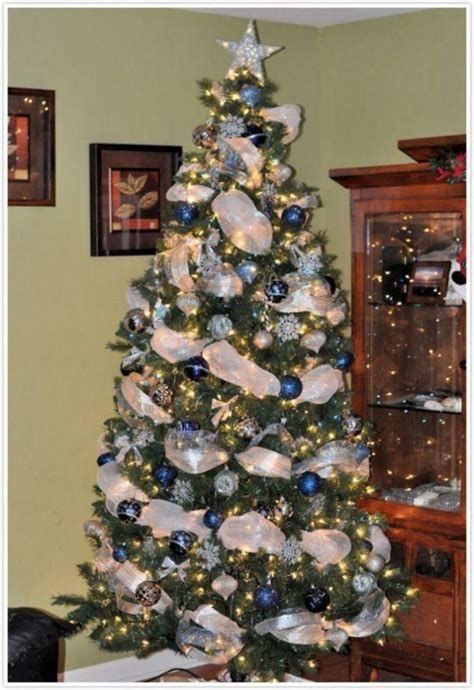 Blue And Silver Christmas Tree Decor Ideas 33