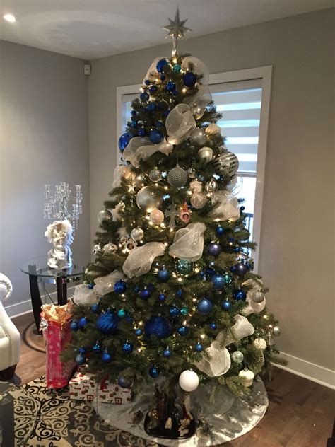 Blue And Silver Christmas Tree Decor Ideas 35