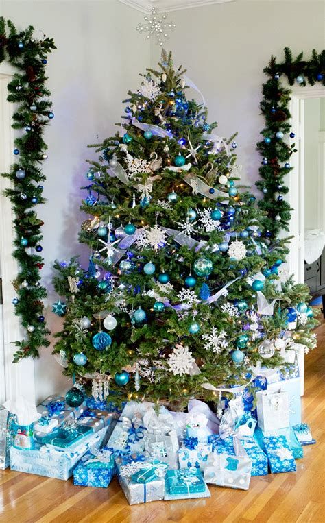 Blue And Silver Christmas Tree Decor Ideas 46