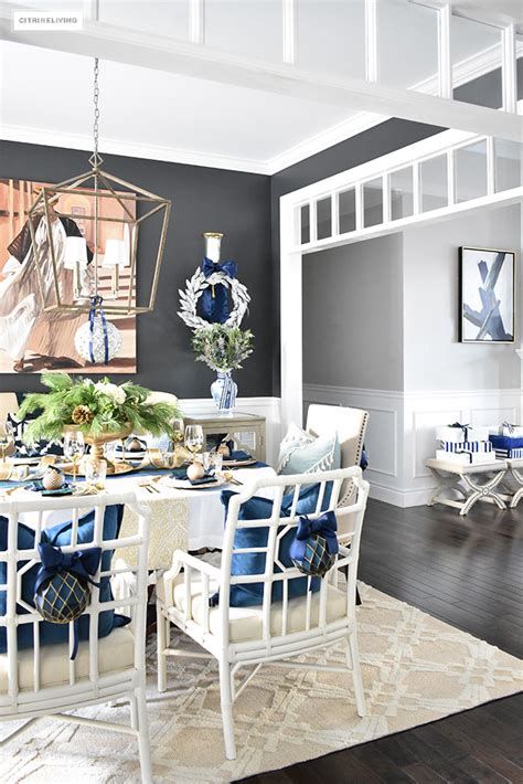 Chic Blue Christmas Dining Room Ideas For Inspiration 18