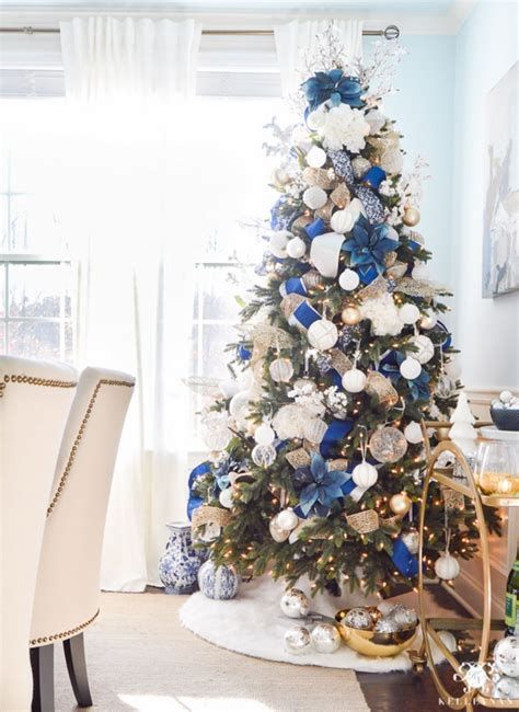 Chic Blue Christmas Dining Room Ideas For Inspiration 26