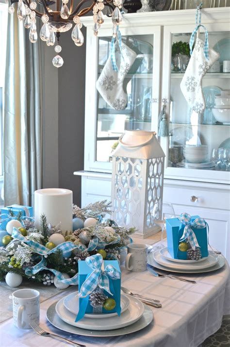 Chic Blue Christmas Dining Room Ideas For Inspiration 35