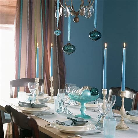 Chic Blue Christmas Dining Room Ideas For Inspiration 36