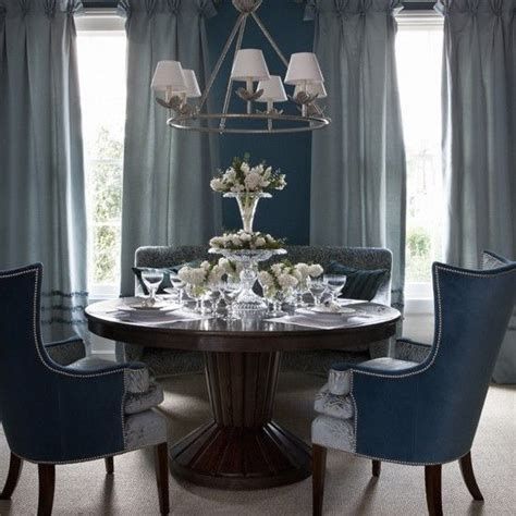 Chic Blue Christmas Dining Room Ideas For Inspiration 38