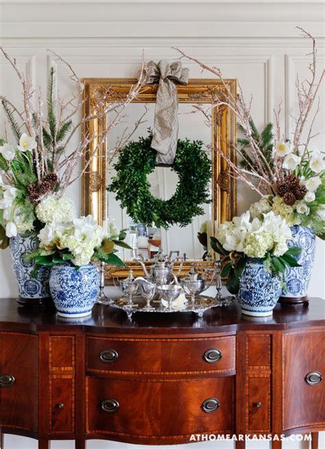 Chic Blue Christmas Dining Room Ideas For Inspiration 41