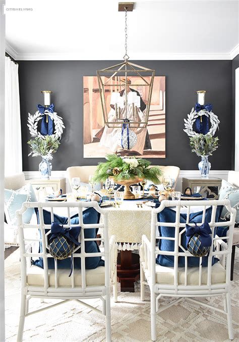 Chic Blue Christmas Dining Room Ideas For Inspiration 42