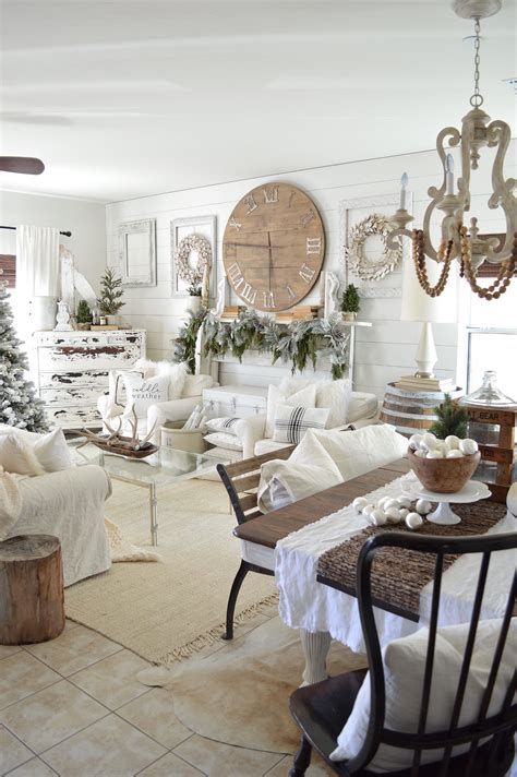 Classy Winter Home Decor For Amazing Christmas Day 34