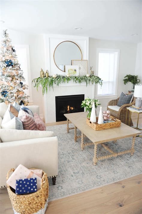 Comfortable Winter Living Room Decor Ideas For Inspiration 03