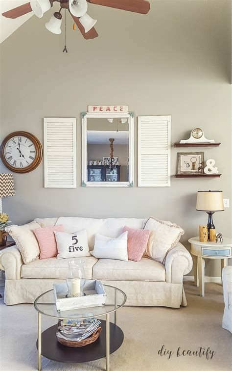 Comfortable Winter Living Room Decor Ideas For Inspiration 17