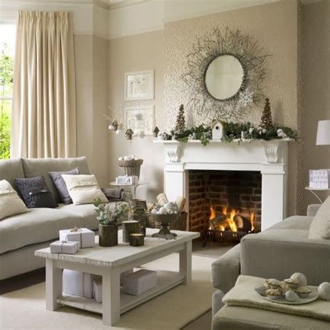 Comfortable Winter Living Room Decor Ideas For Inspiration 20