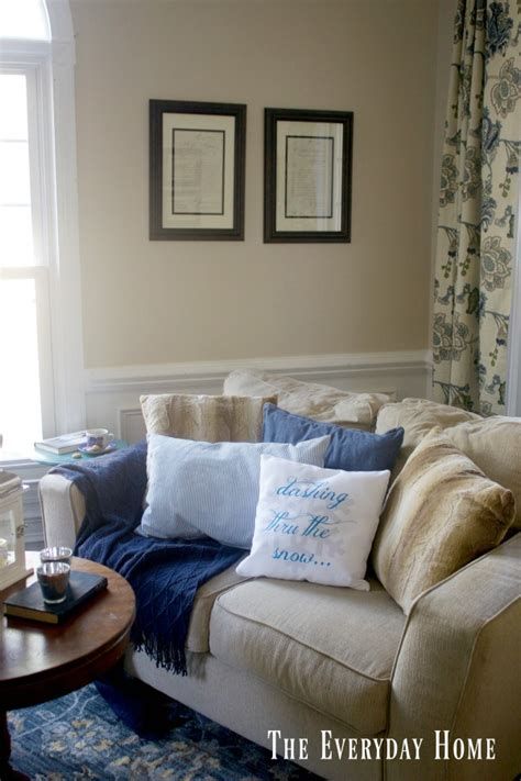 Comfortable Winter Living Room Decor Ideas For Inspiration 26