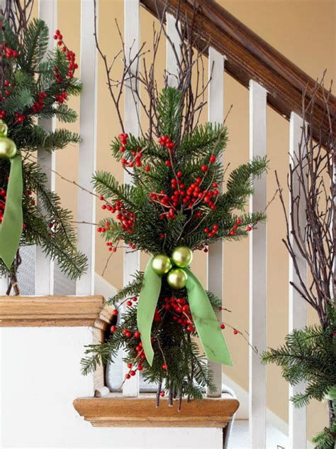 Gorgeous Christmas Staircase Decor Ideas For Inspiration 25