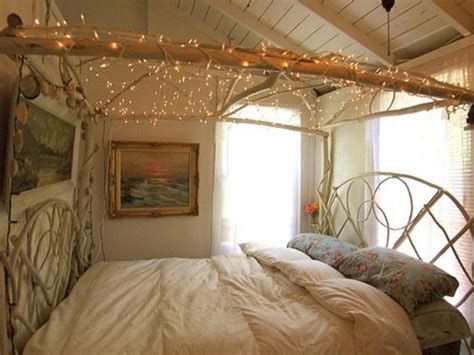 Marvelous Christmas Lighting Decoration Ideas For Your Bedroom 05