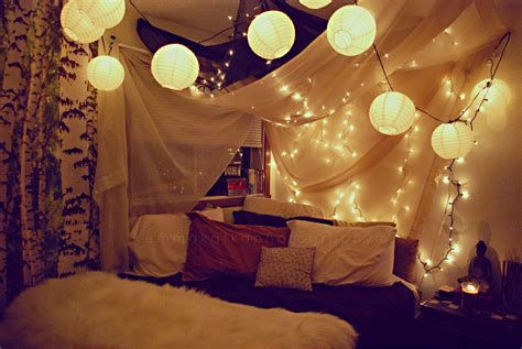 Marvelous Christmas Lighting Decoration Ideas For Your Bedroom 19