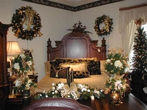 Marvelous Christmas Lighting Decoration Ideas For Your Bedroom 21