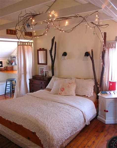 Marvelous Christmas Lighting Decoration Ideas For Your Bedroom 24