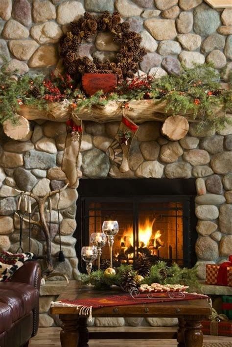 Marvelous Rustic Christmas Fireplace Mantel Decorating Ideas 11