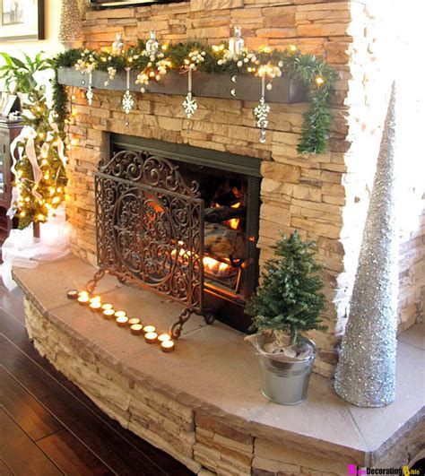 Marvelous Rustic Christmas Fireplace Mantel Decorating Ideas 14