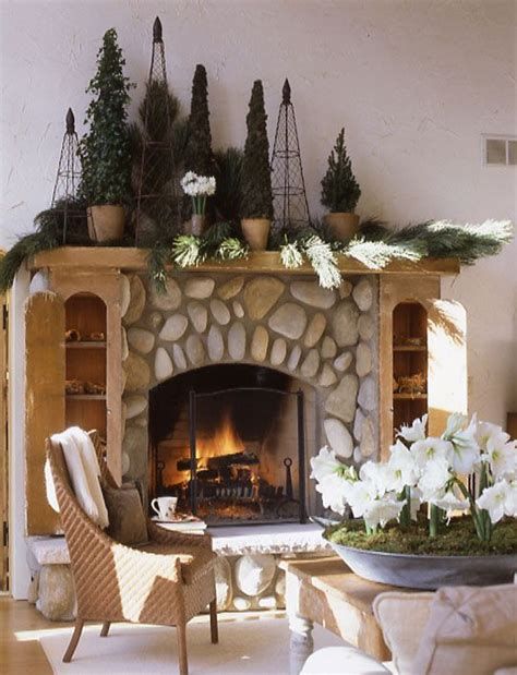 Marvelous Rustic Christmas Fireplace Mantel Decorating Ideas 17