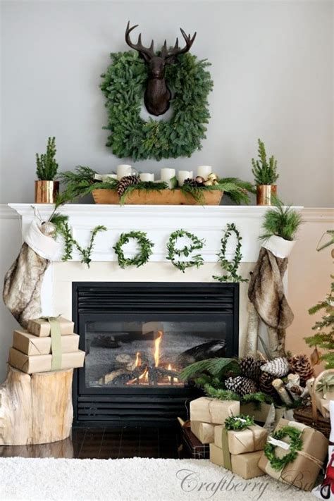 Marvelous Rustic Christmas Fireplace Mantel Decorating Ideas 25