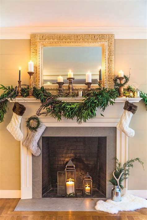 Marvelous Rustic Christmas Fireplace Mantel Decorating Ideas 26