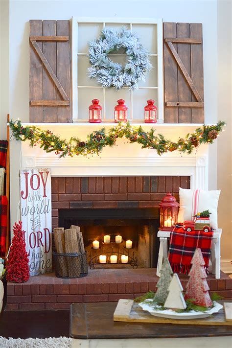 30 Marvelous Rustic Christmas Fireplace Mantel Decorating Ideas