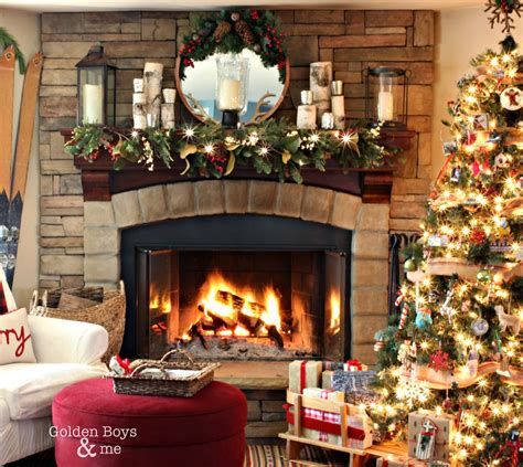Marvelous Rustic Christmas Fireplace Mantel Decorating Ideas 39