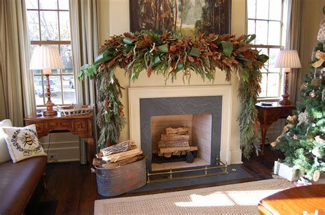 Marvelous Rustic Christmas Fireplace Mantel Decorating Ideas 41