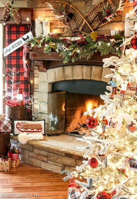 Marvelous Rustic Christmas Fireplace Mantel Decorating Ideas 43