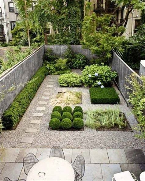 Marvelous Winter Garden Design For Small Backyard Landscaping Ideas 22