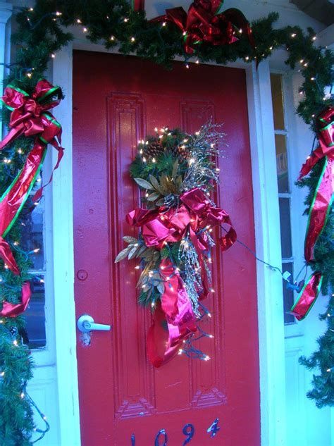 Most Popular Door Christmas Decor Ideas For Inspirations 01