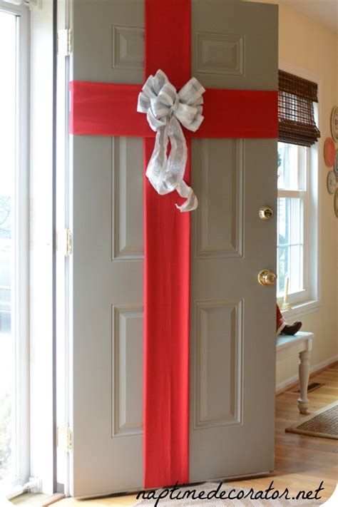 Most Popular Door Christmas Decor Ideas For Inspirations 17