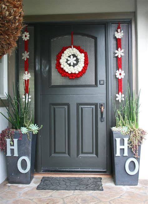 Most Popular Door Christmas Decor Ideas For Inspirations 19