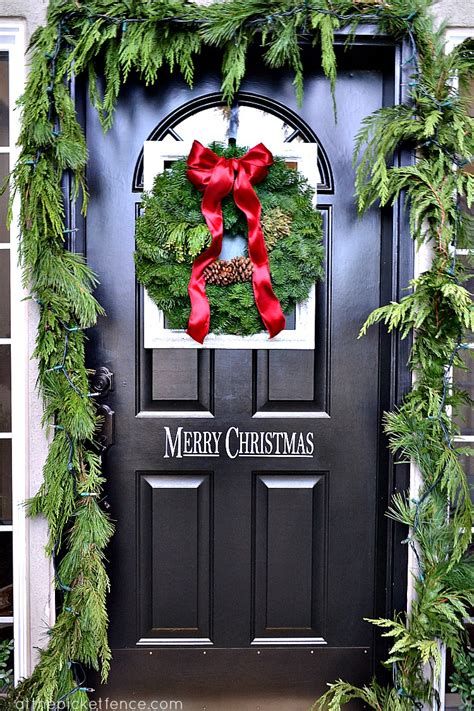 Most Popular Door Christmas Decor Ideas For Inspirations 20