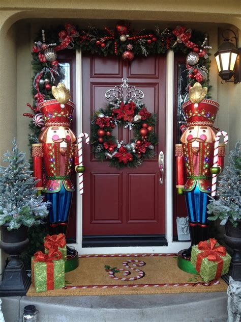 Most Popular Door Christmas Decor Ideas For Inspirations 22