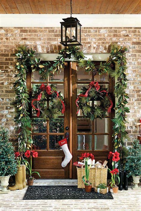 Most Popular Door Christmas Decor Ideas For Inspirations 27