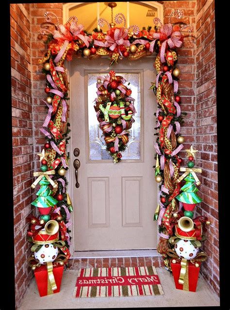 Most Popular Door Christmas Decor Ideas For Inspirations 29