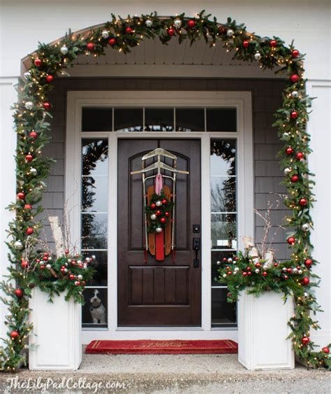 Most Popular Door Christmas Decor Ideas For Inspirations 35