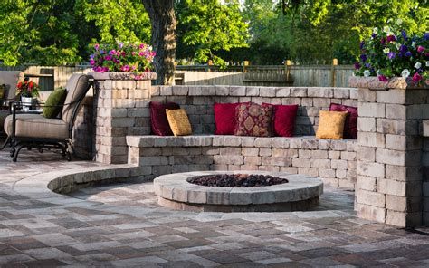 Perfect Fire Pit Design Ideas For Winter Season Decoration 12