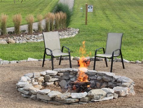 Perfect Fire Pit Design Ideas For Winter Season Decoration 13