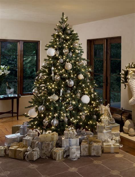 Stunning Christmas Tree Decorations Ideas For Inspiration 01