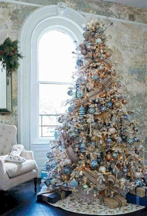 Stunning Christmas Tree Decorations Ideas For Inspiration 02