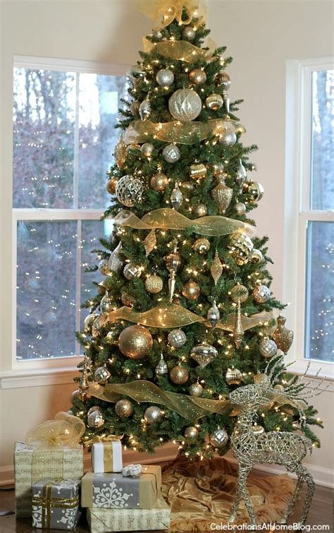 Stunning Christmas Tree Decorations Ideas For Inspiration 05