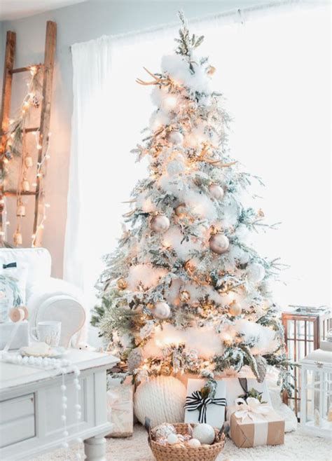 Stunning Christmas Tree Decorations Ideas For Inspiration 07