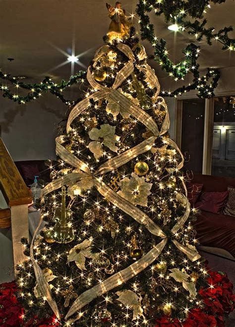 Stunning Christmas Tree Decorations Ideas For Inspiration 09